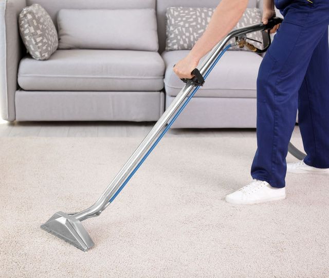 Limpieza suelo salón
